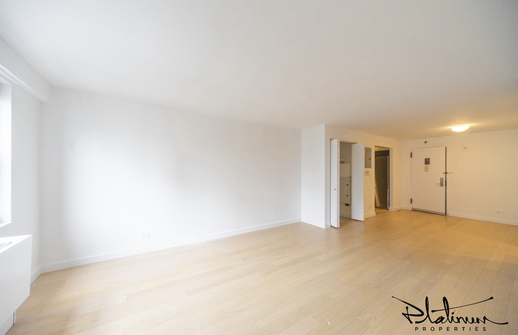 East 39th Street - Photo 2