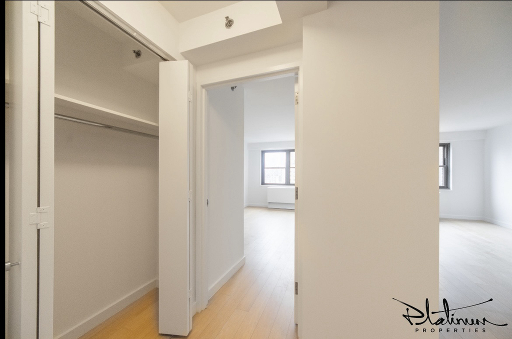 East 39th Street - Photo 1