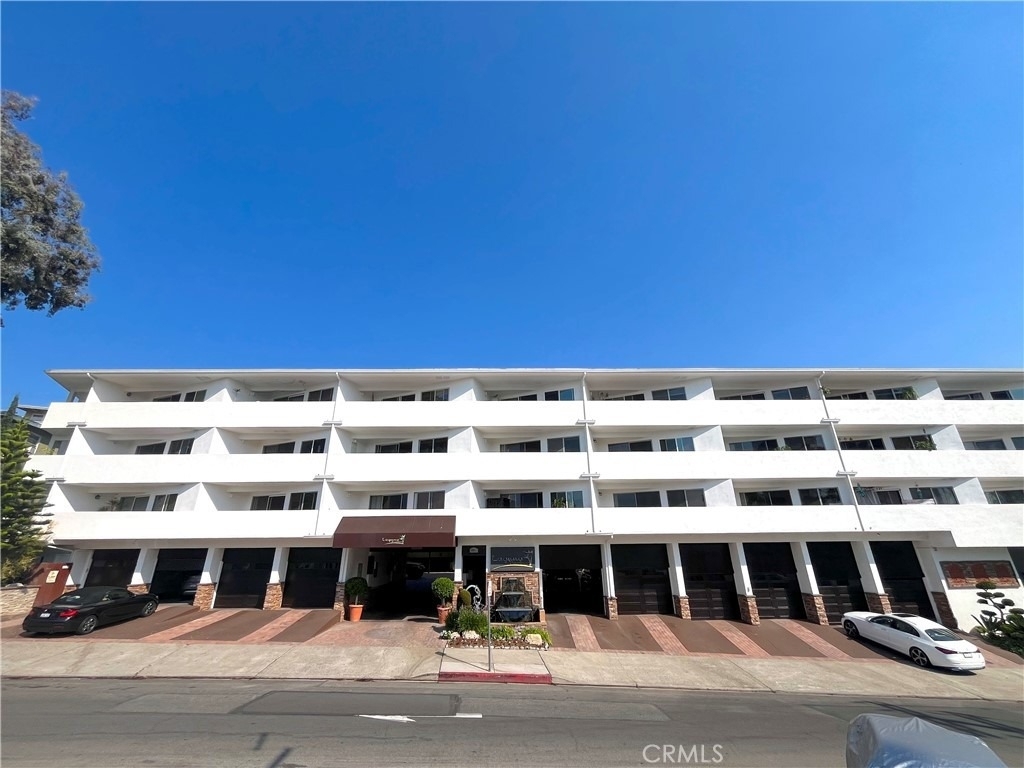 100 Cliff Drive - Photo 0