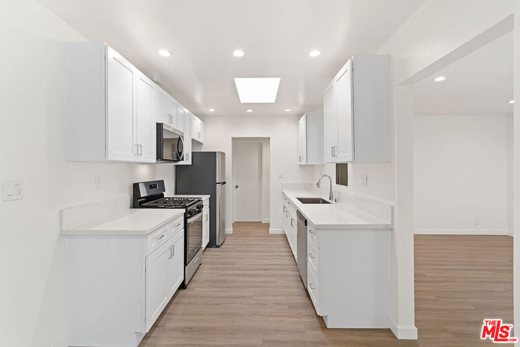 2908 W 141st Place - Photo 2