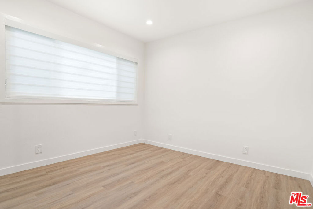 2908 W 141st Place - Photo 4