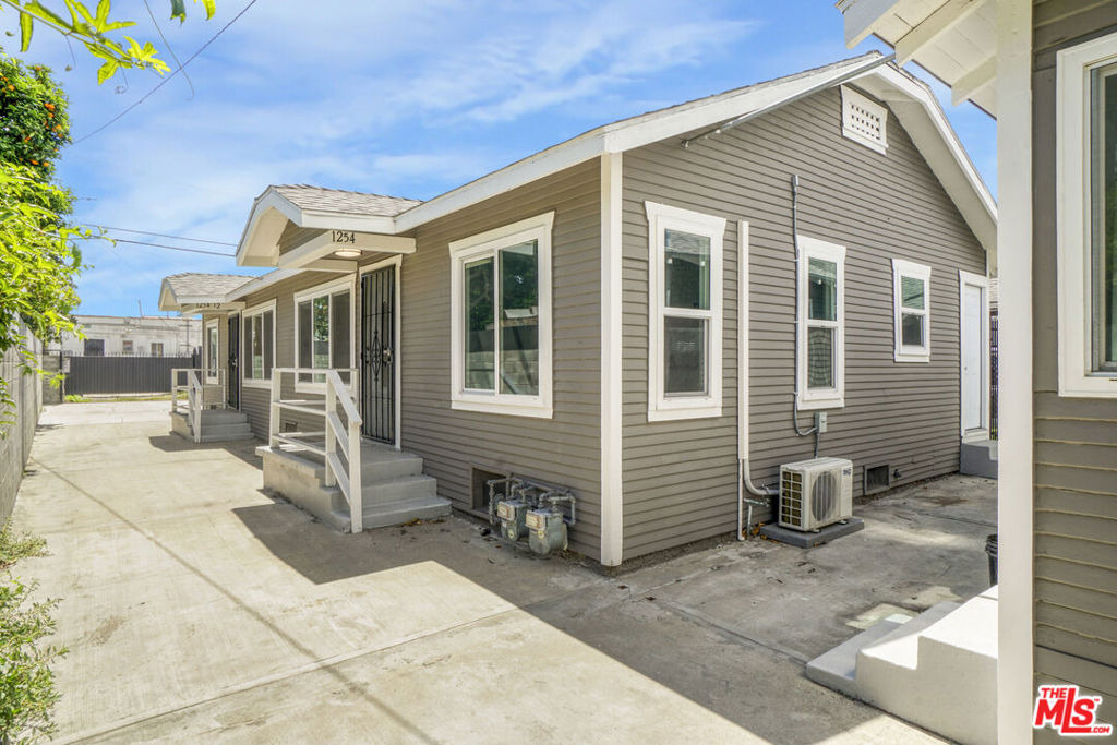 1254 Exposition Boulevard - Photo 1