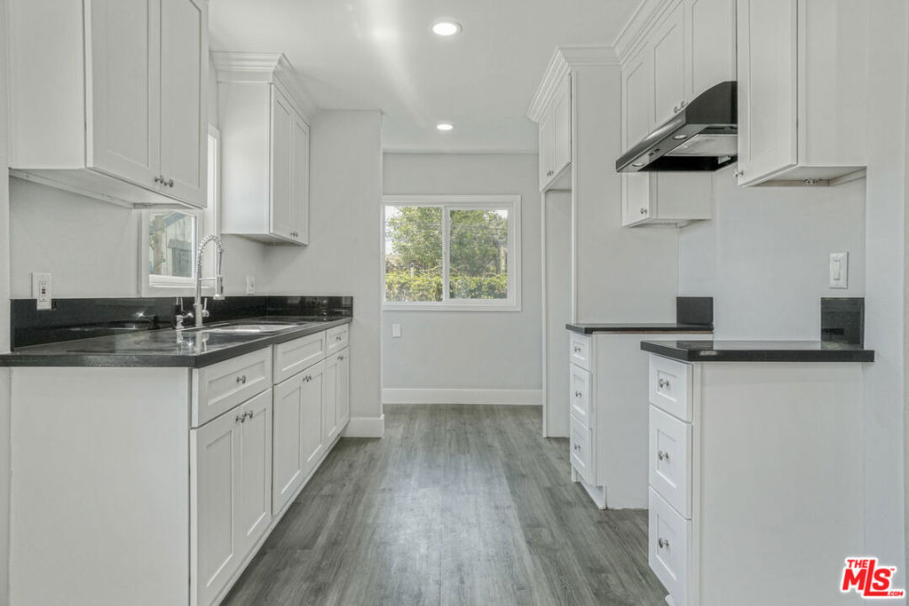 1254 Exposition Boulevard - Photo 10