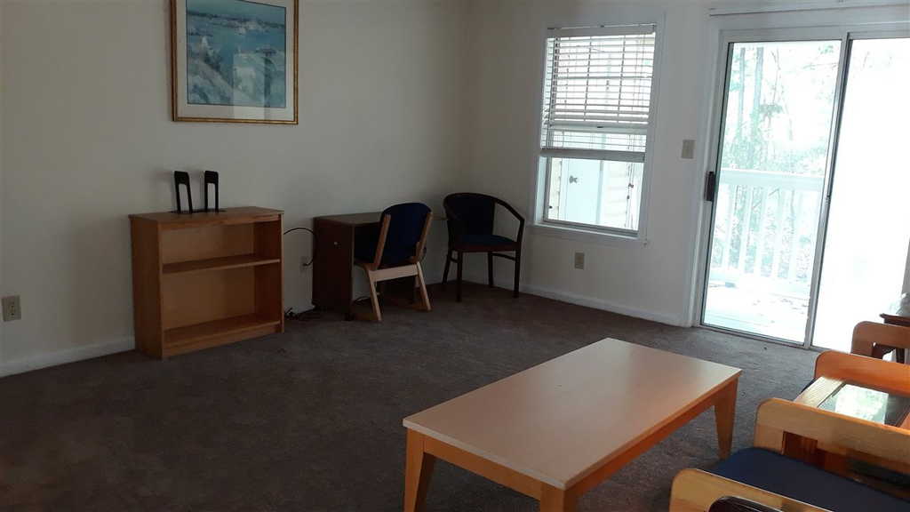 139 Kingsbury Drive - Photo 8