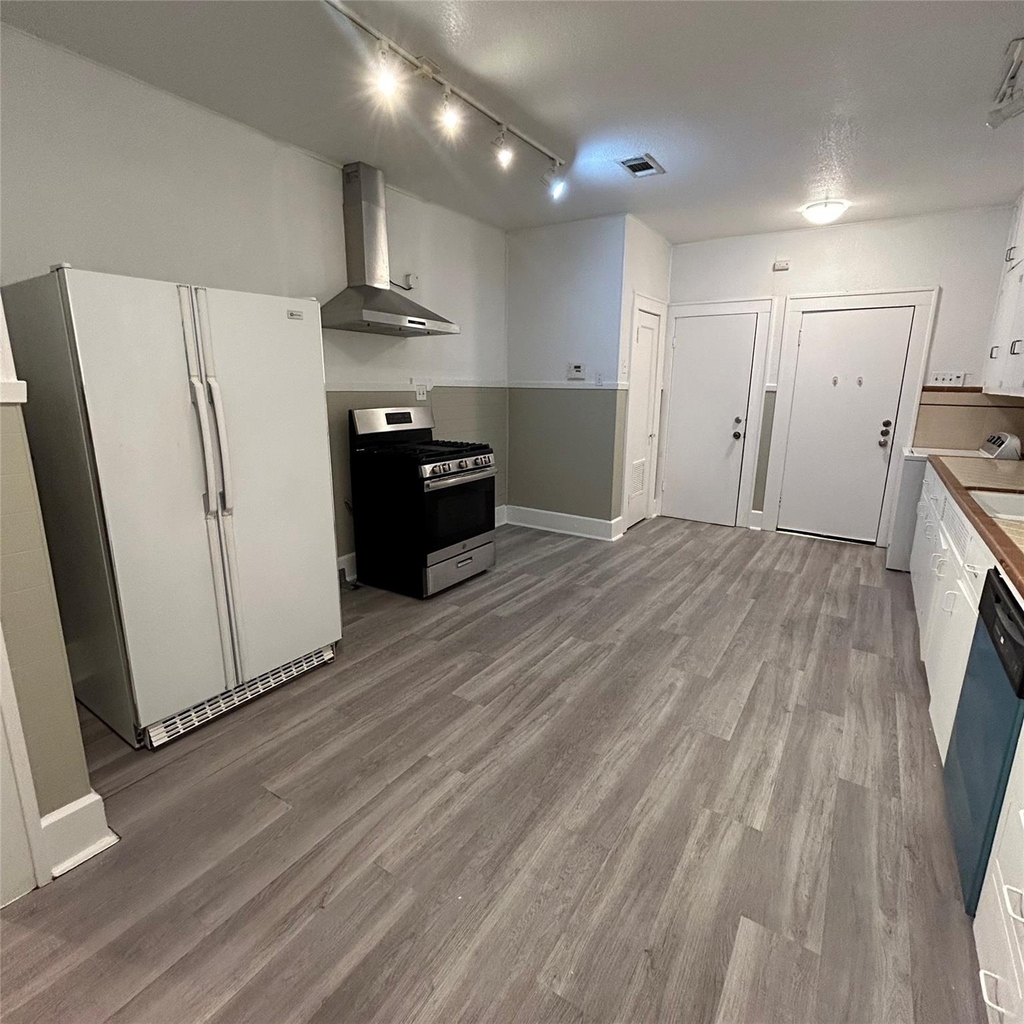 1115 W 22 1/2 St - Photo 16