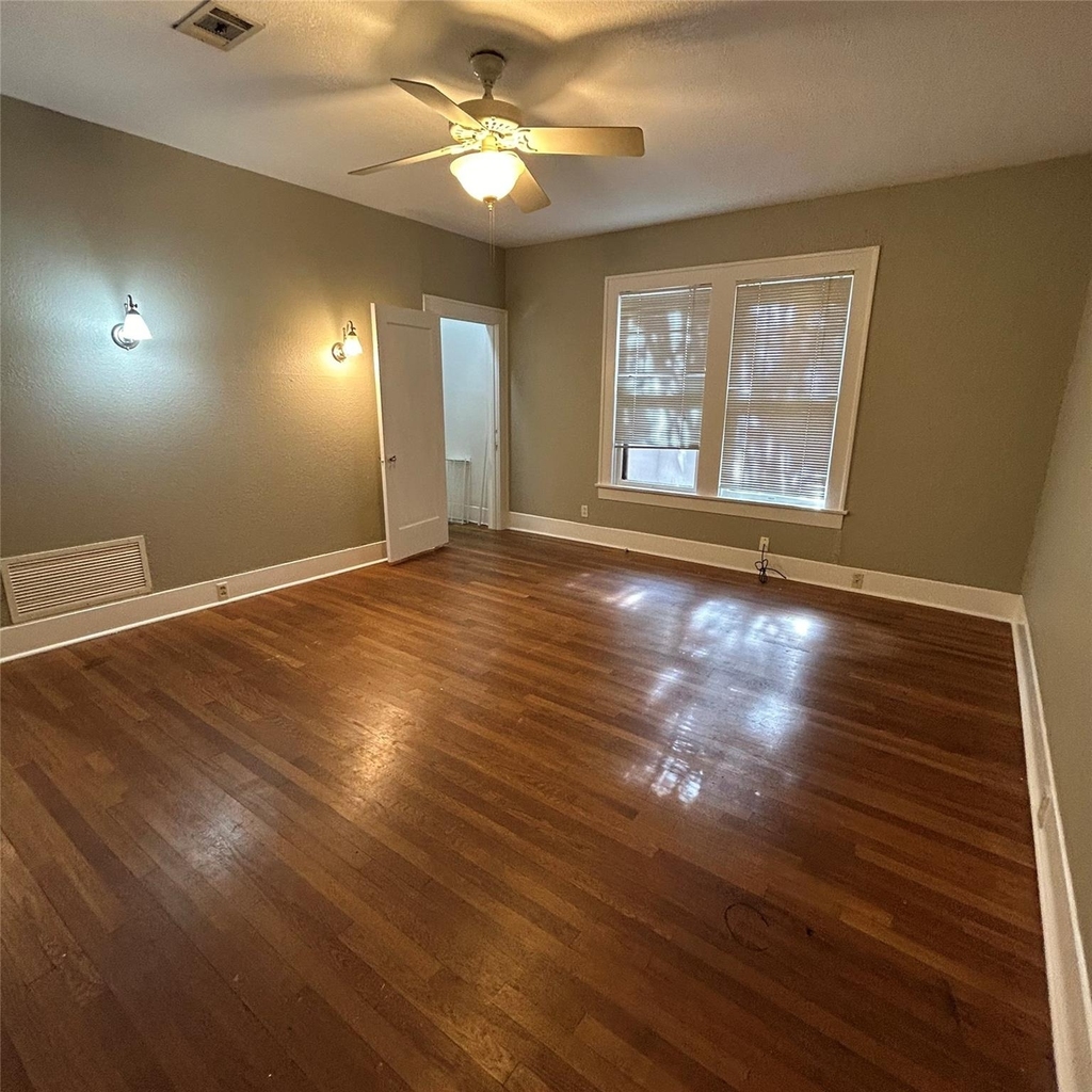 1115 W 22 1/2 St - Photo 19