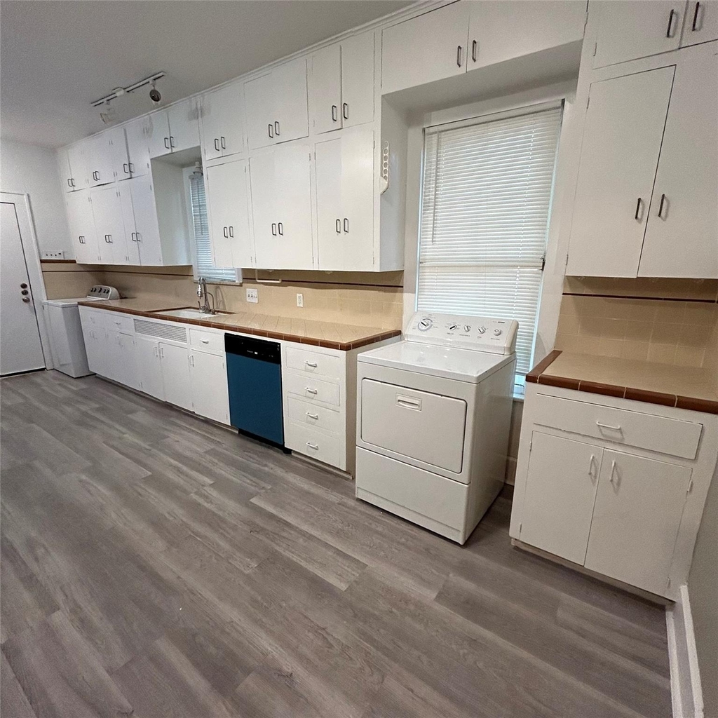 1115 W 22 1/2 St - Photo 15