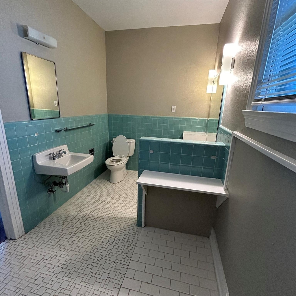 1115 W 22 1/2 St - Photo 24