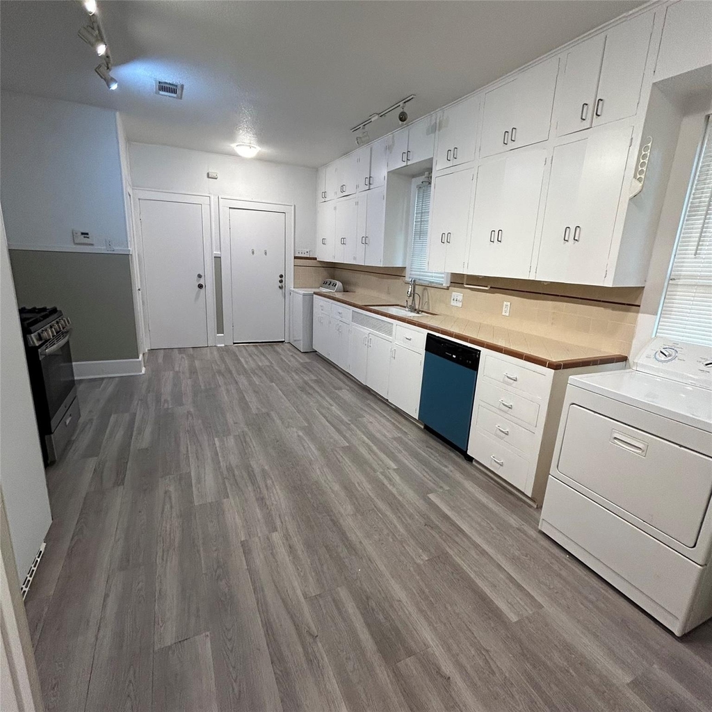 1115 W 22 1/2 St - Photo 14