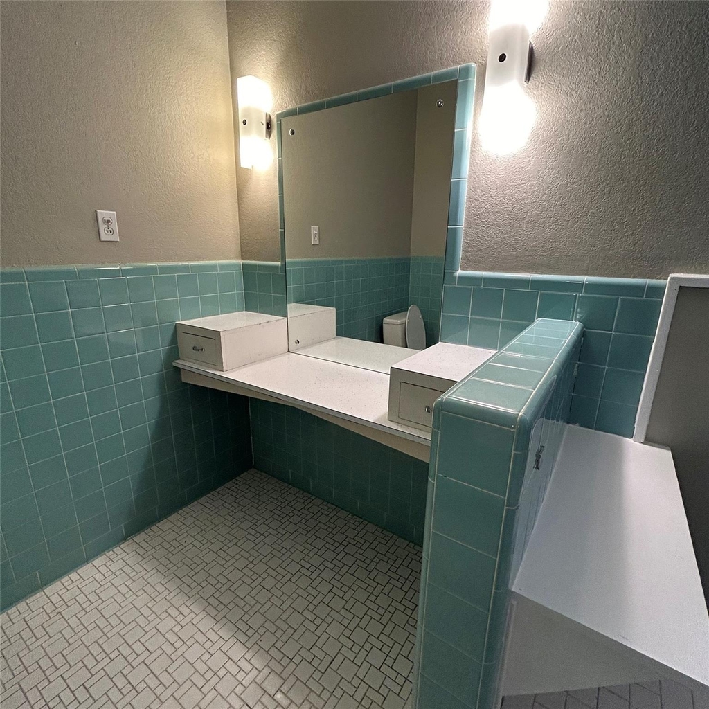 1115 W 22 1/2 St - Photo 25
