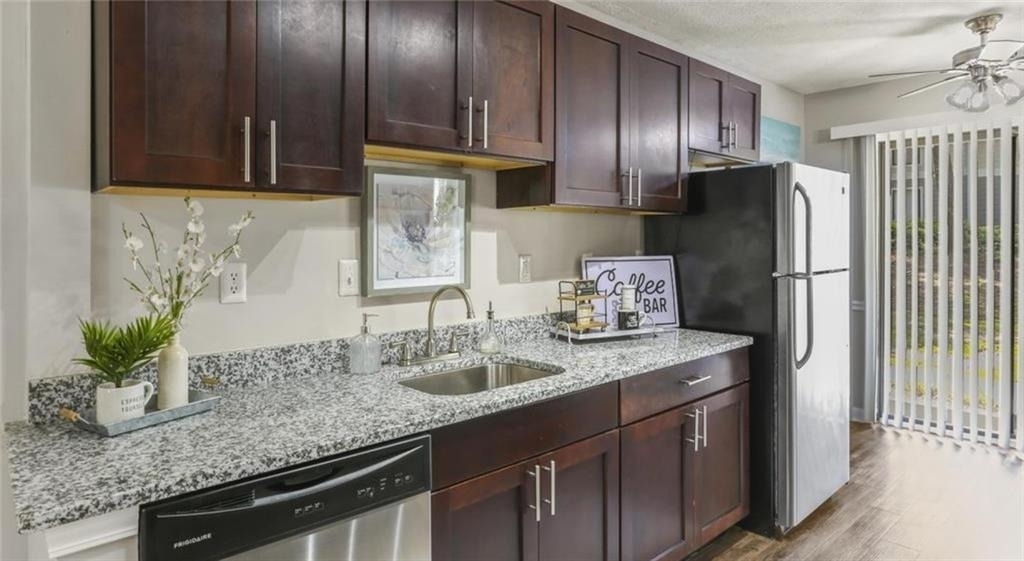 3000 Spring Hill Parkway - Photo 3