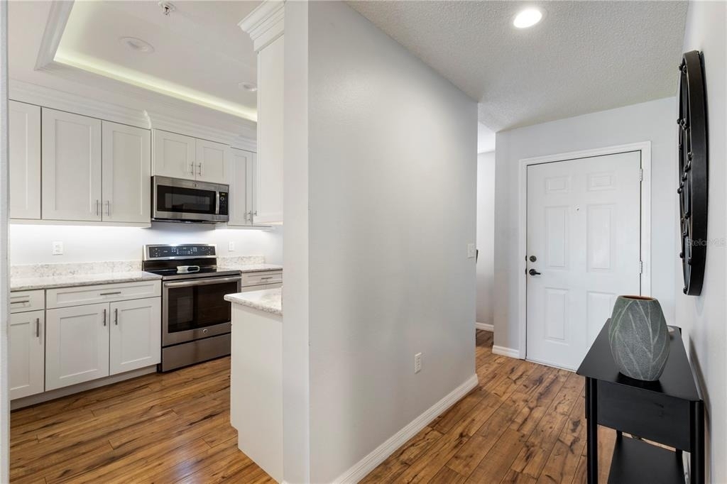 8750 Olde Hickory Avenue - Photo 2