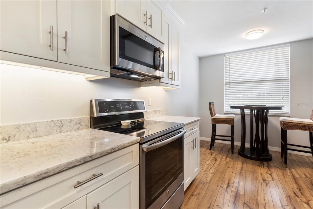 8750 Olde Hickory Avenue - Photo 4