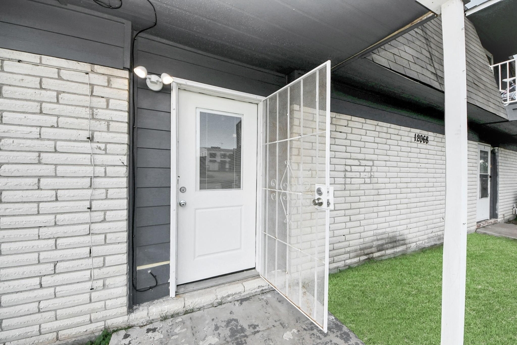 12068 Beechnut Street - Photo 5