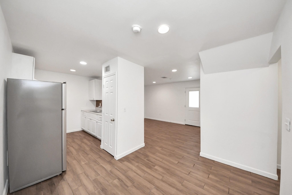 12068 Beechnut Street - Photo 11