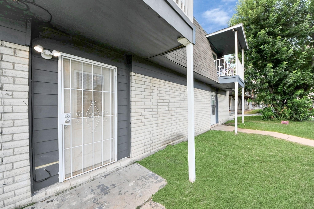 12068 Beechnut Street - Photo 4
