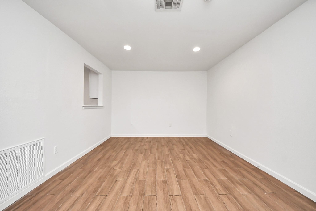 12068 Beechnut Street - Photo 9