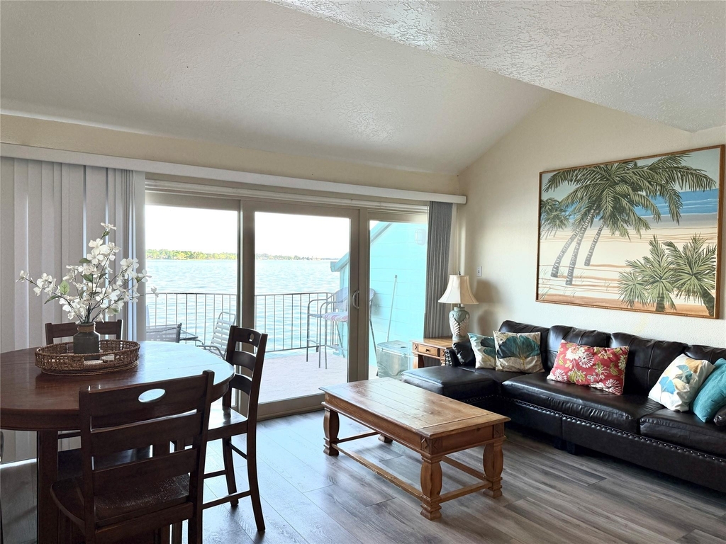 7041 Kingston Cove Lane - Photo 4