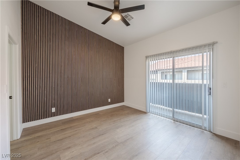 540 W Horizon Ridge Parkway - Photo 4