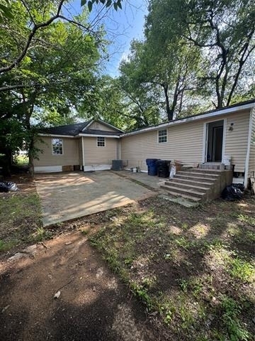 205 W Bond Street - Photo 16