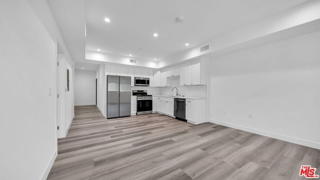 627 N Dillon Street - Photo 0