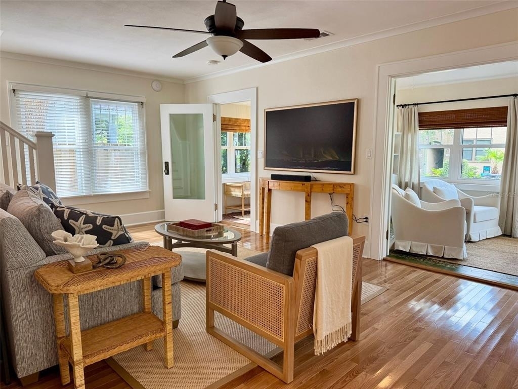 221 13th Avenue Ne - Photo 8
