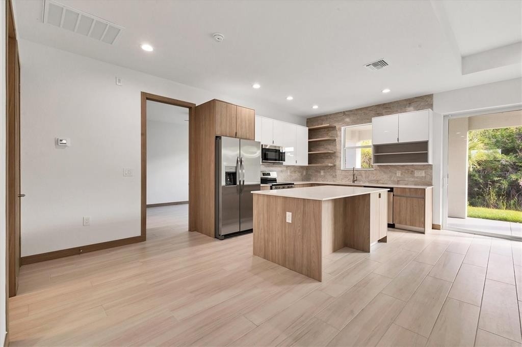 405 Sunset Road N - Photo 8