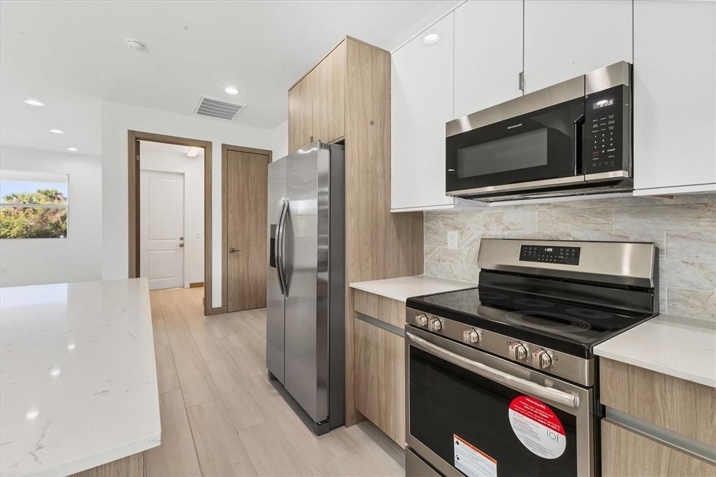 405 Sunset Road N - Photo 4