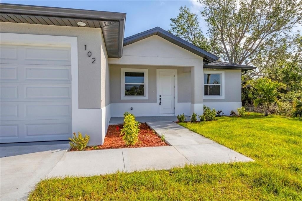 405 Sunset Road N - Photo 2