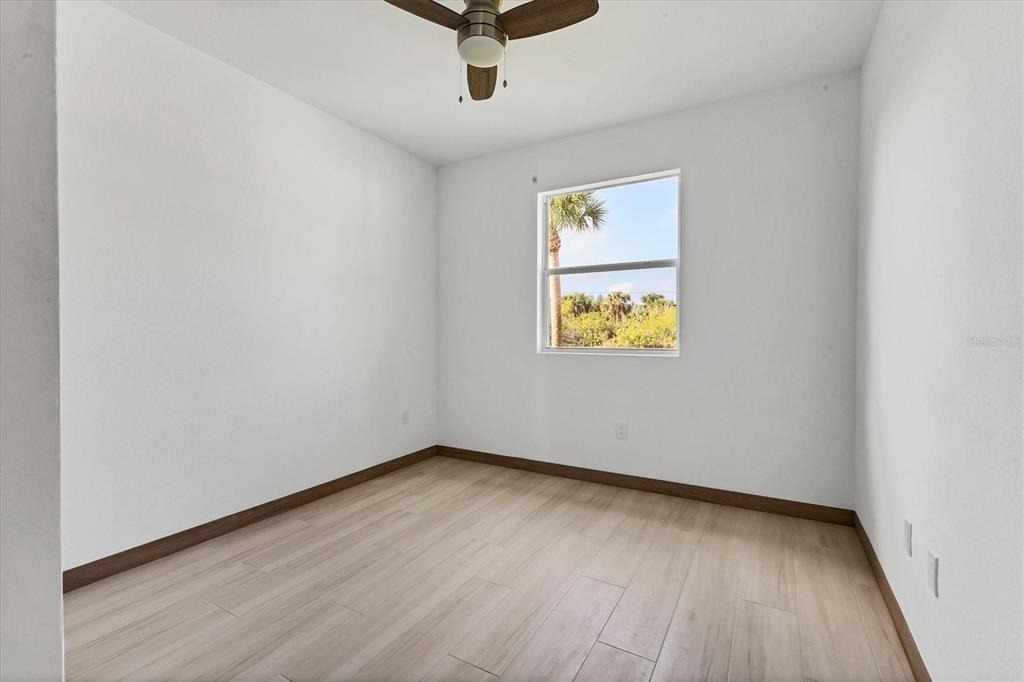 405 Sunset Road N - Photo 17