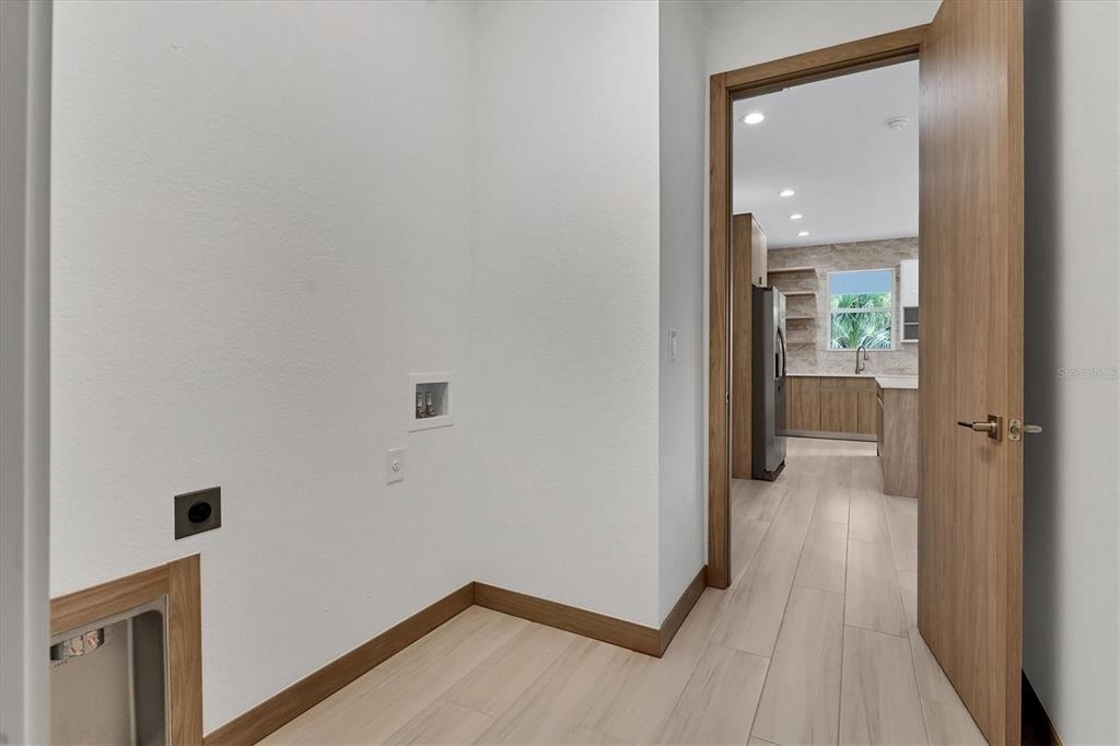 405 Sunset Road N - Photo 9