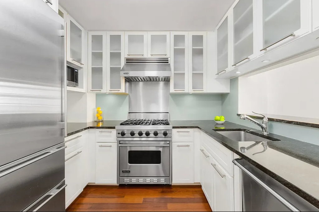 East 34th Street - Photo 3