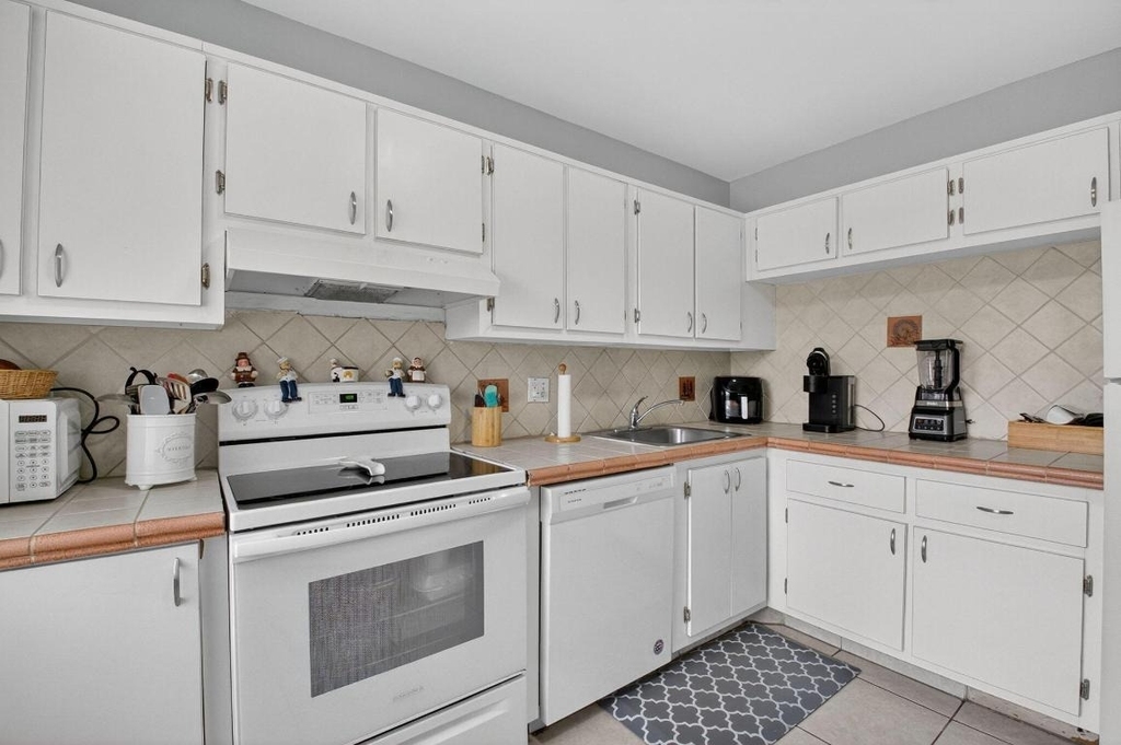 21214 Lago Circle - Photo 7