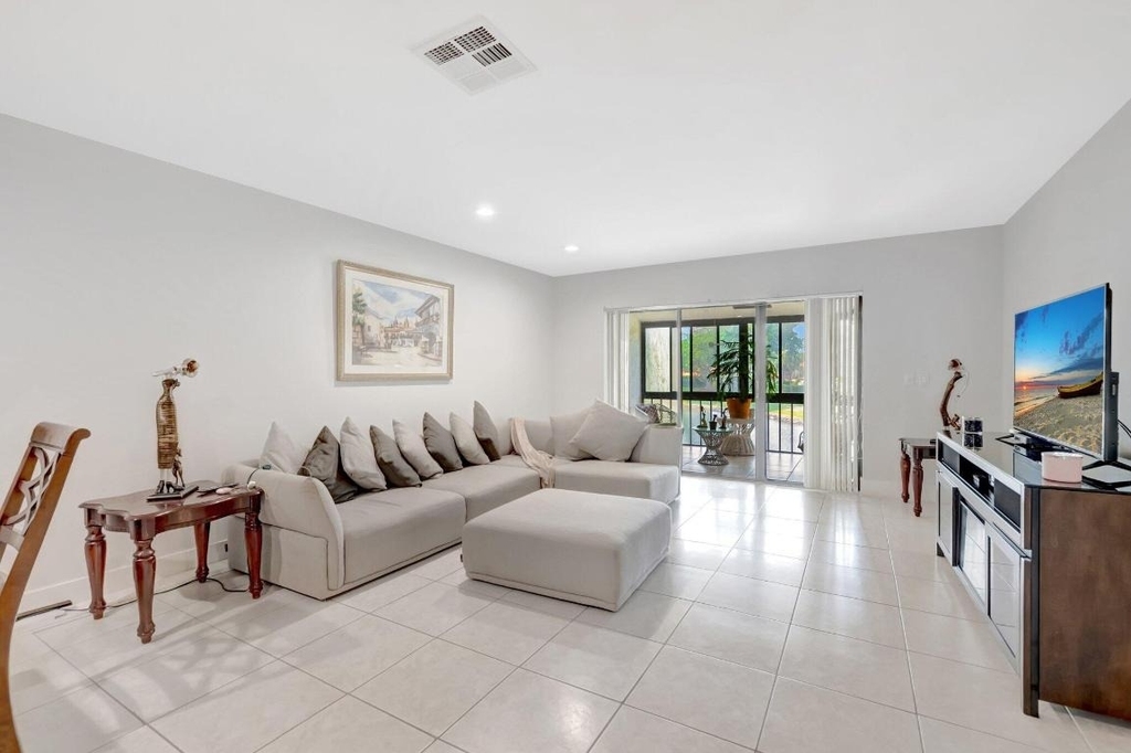 21214 Lago Circle - Photo 11