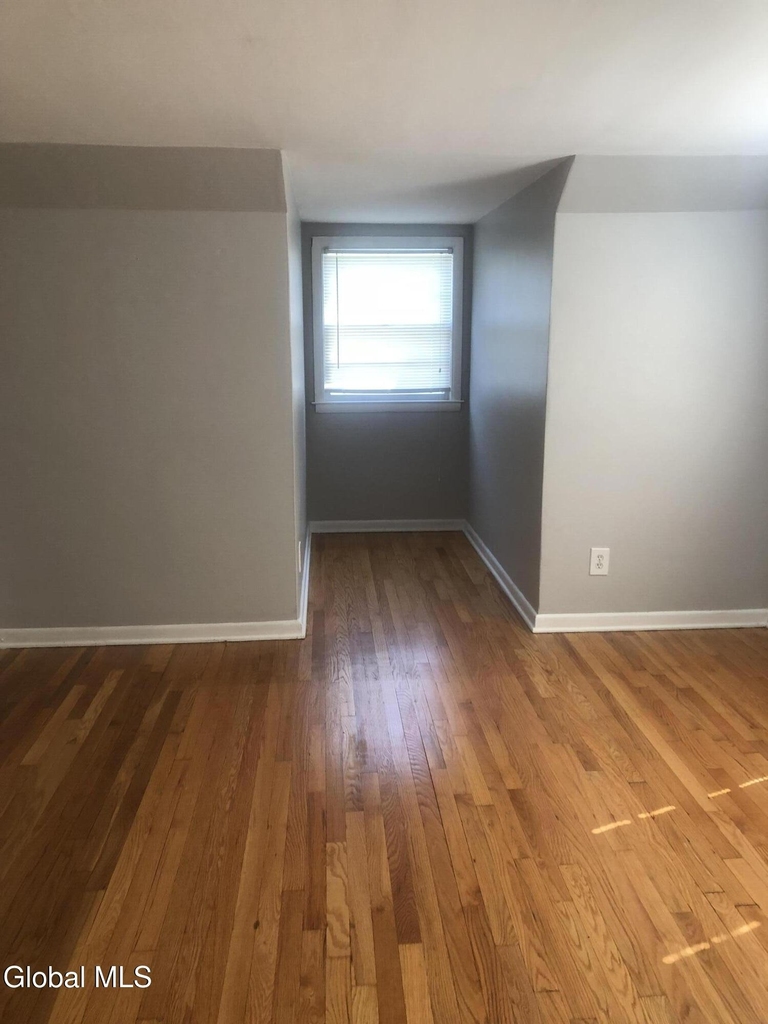 718 Western Avenue - Photo 8