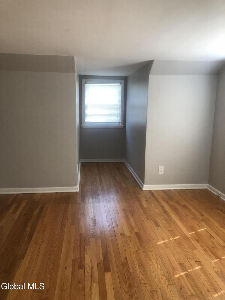 718 Western Avenue - Photo 4