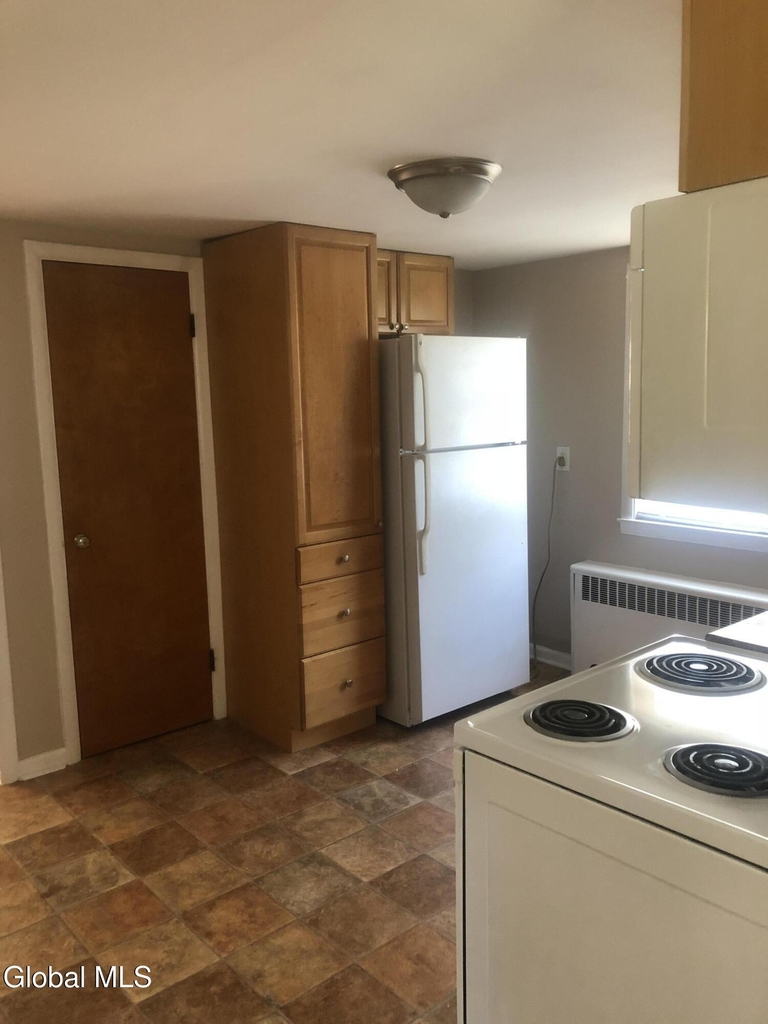 718 Western Avenue - Photo 2