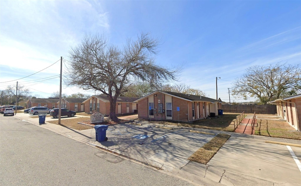 924 Flores St - Photo 5