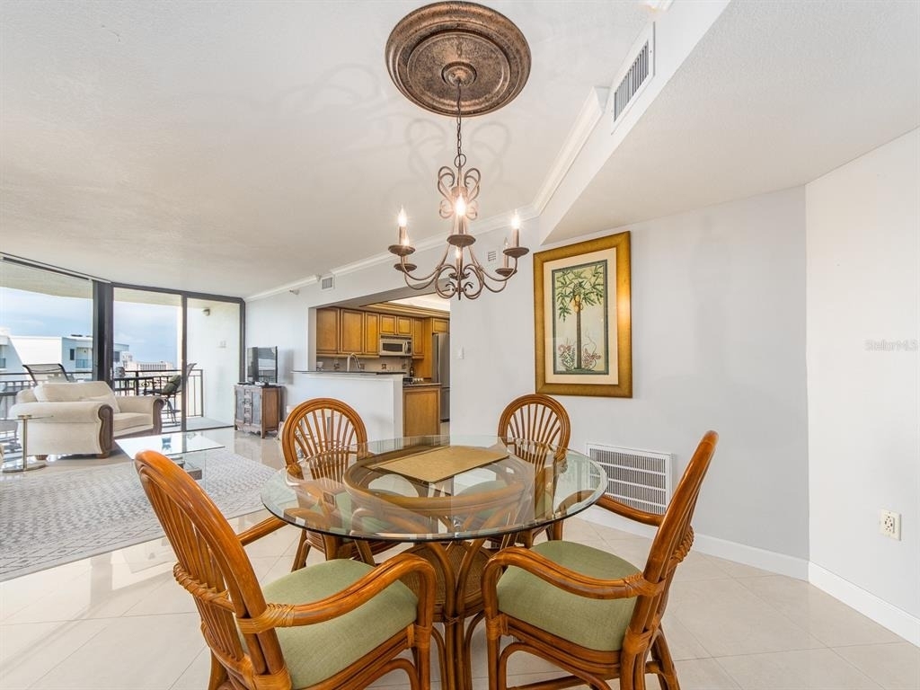 690 Island Way - Photo 8