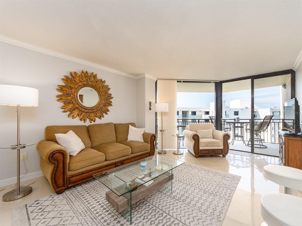 690 Island Way - Photo 2