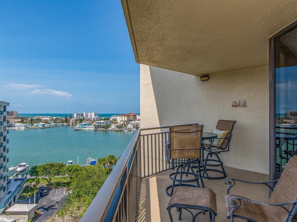 690 Island Way - Photo 6
