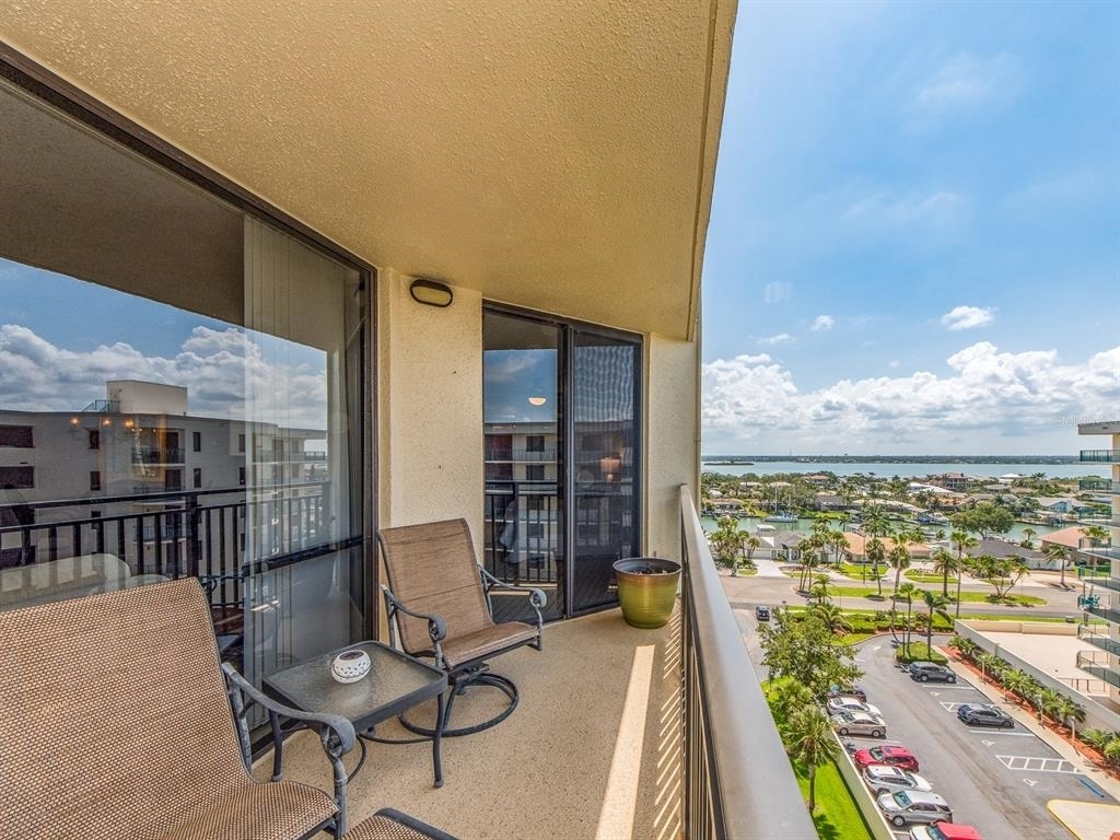 690 Island Way - Photo 7