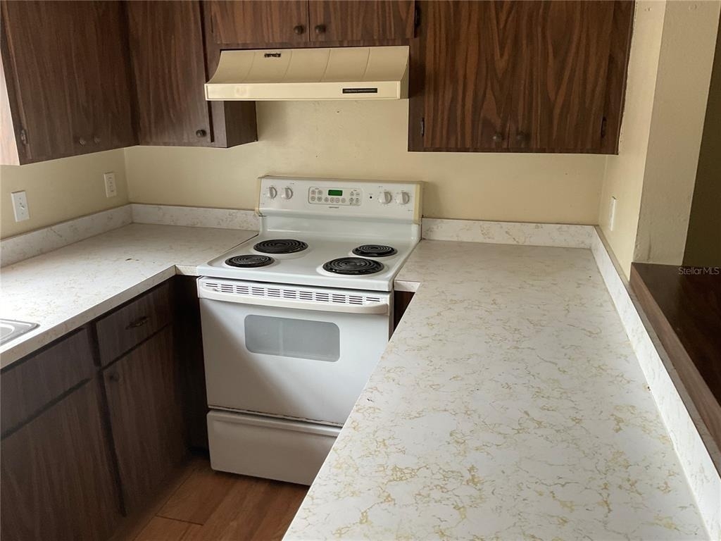 1011 Lakeview Drive - Photo 7