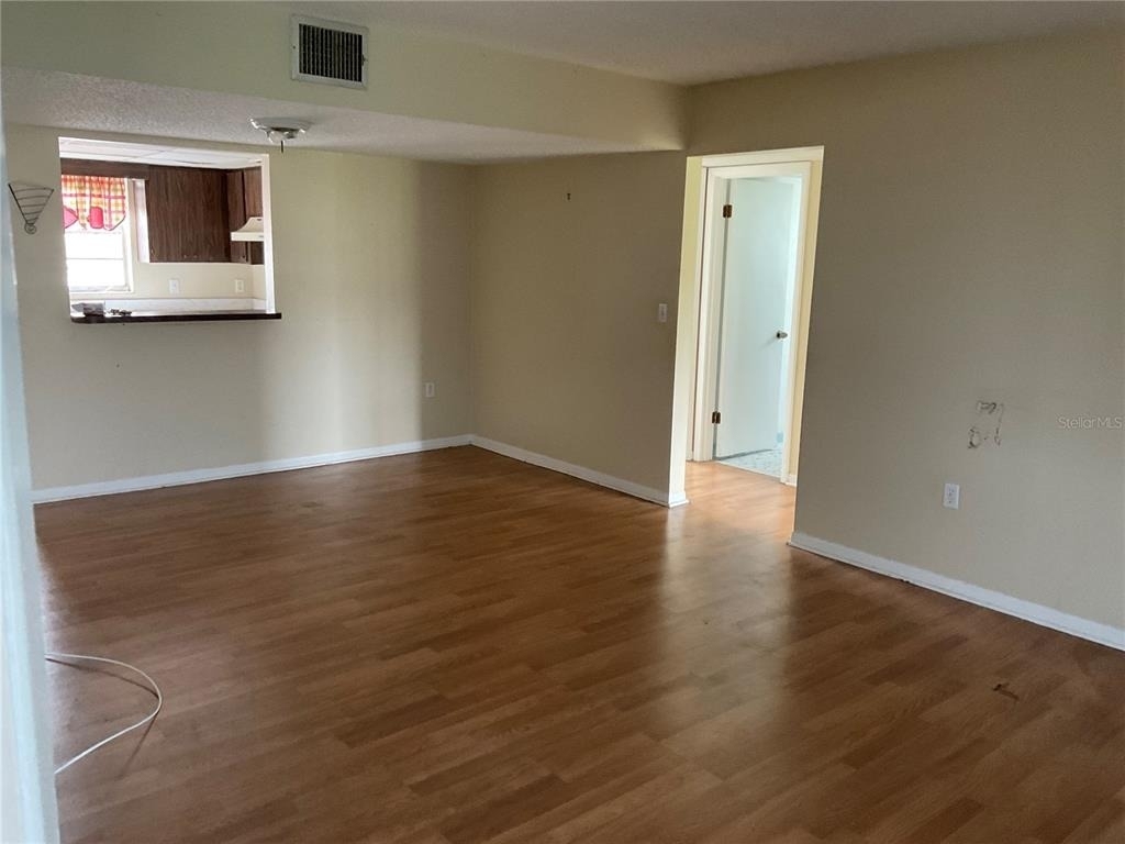 1011 Lakeview Drive - Photo 5