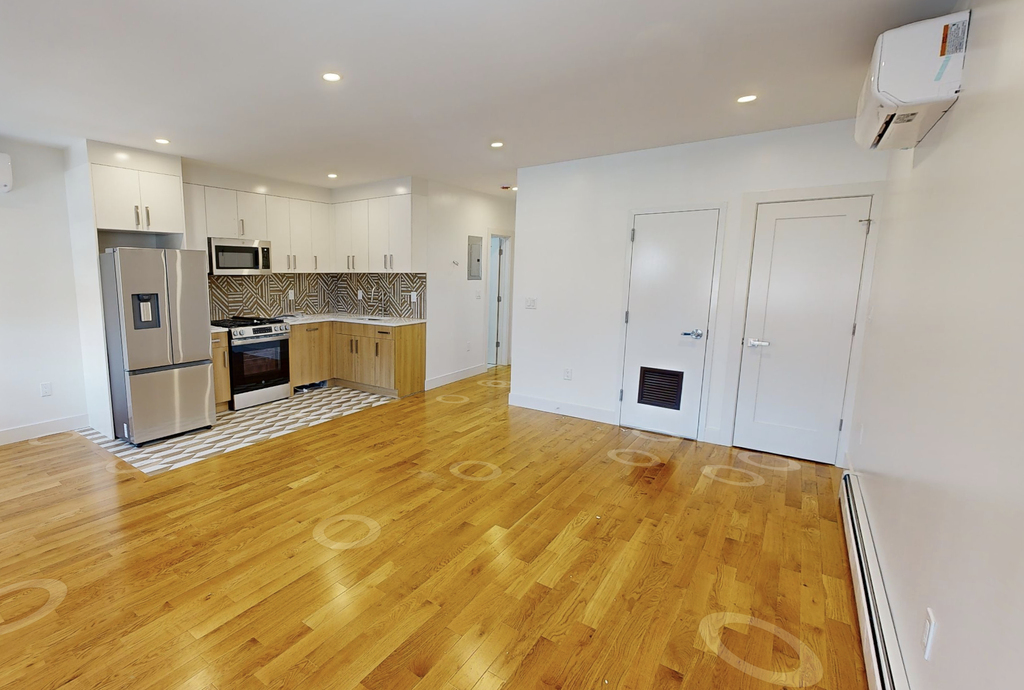 982 East 106th Street - Photo 9