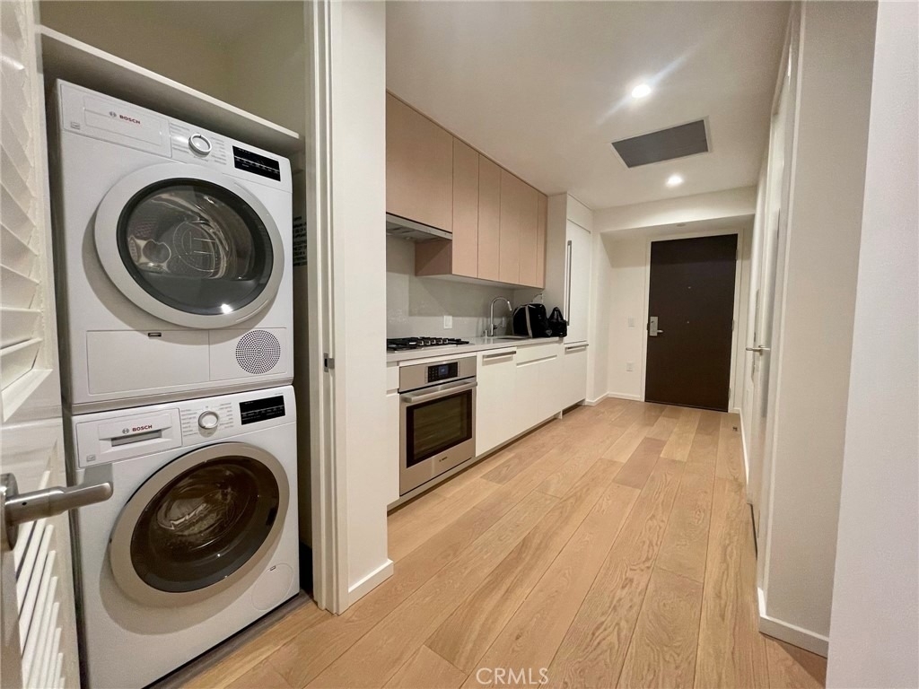 877 Francisco Street - Photo 7