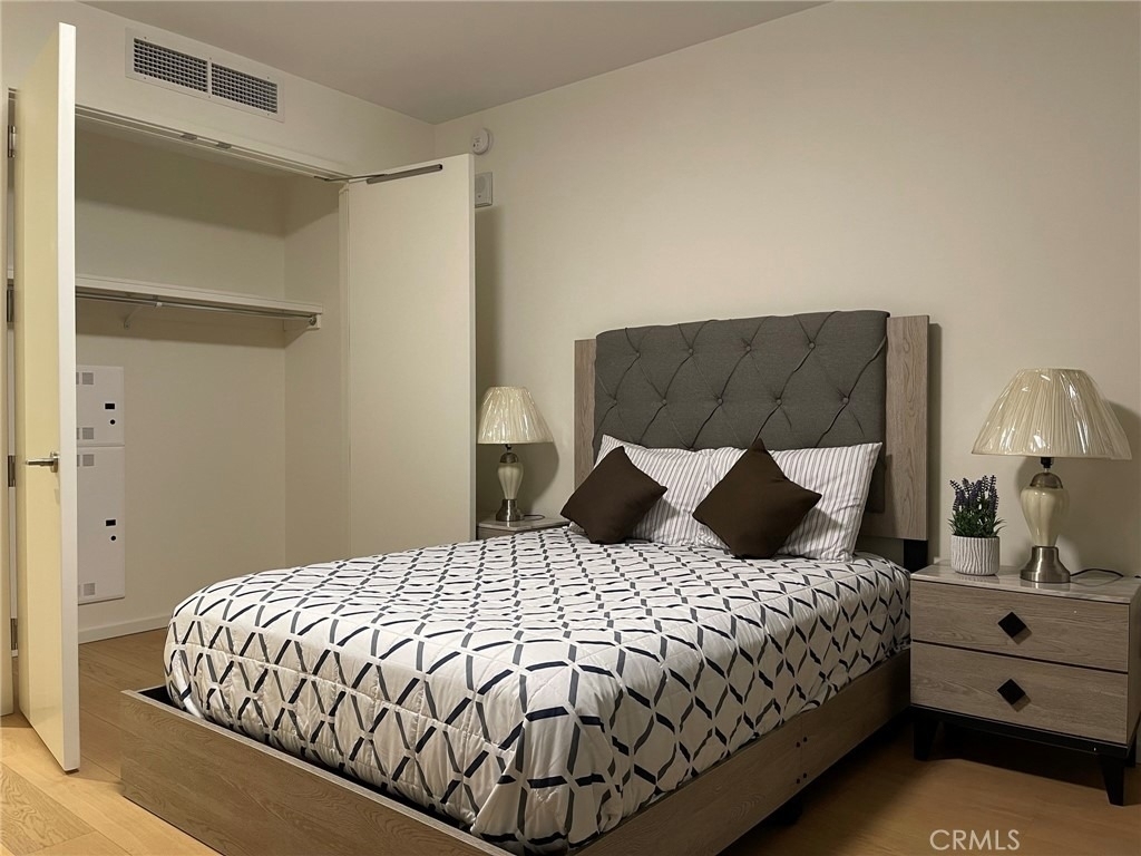 877 Francisco Street - Photo 8