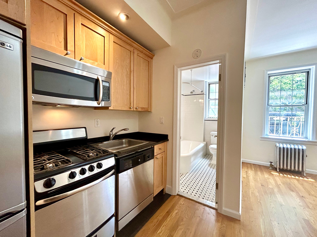 West 13th Street - Photo 2