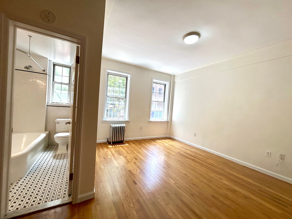 West 13th Street - Photo 3