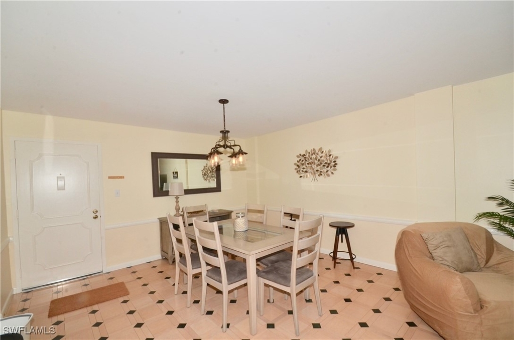 555 Park Shore Drive - Photo 6